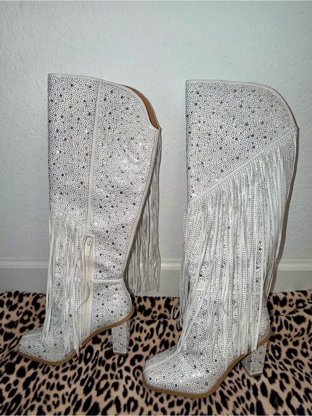 Jessica Simpson White Asire2 Rhinestone Fringe Boots, excellent condition!! - Picture 5 of 14
